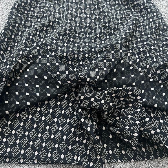 Liz Golf By Liz Claiborne Size 6 Women Athletic Golf Skort Short Black Geometric - Picture 2 of 7